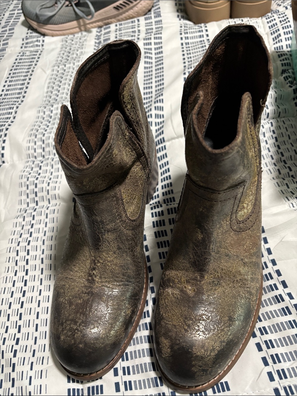 DIBA True Women's Distressed Olive Leather Ankle Boots - Picture 2 of 11